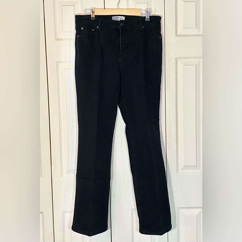 Signature Levi’s Classic Black Women's Bootcut Jeans